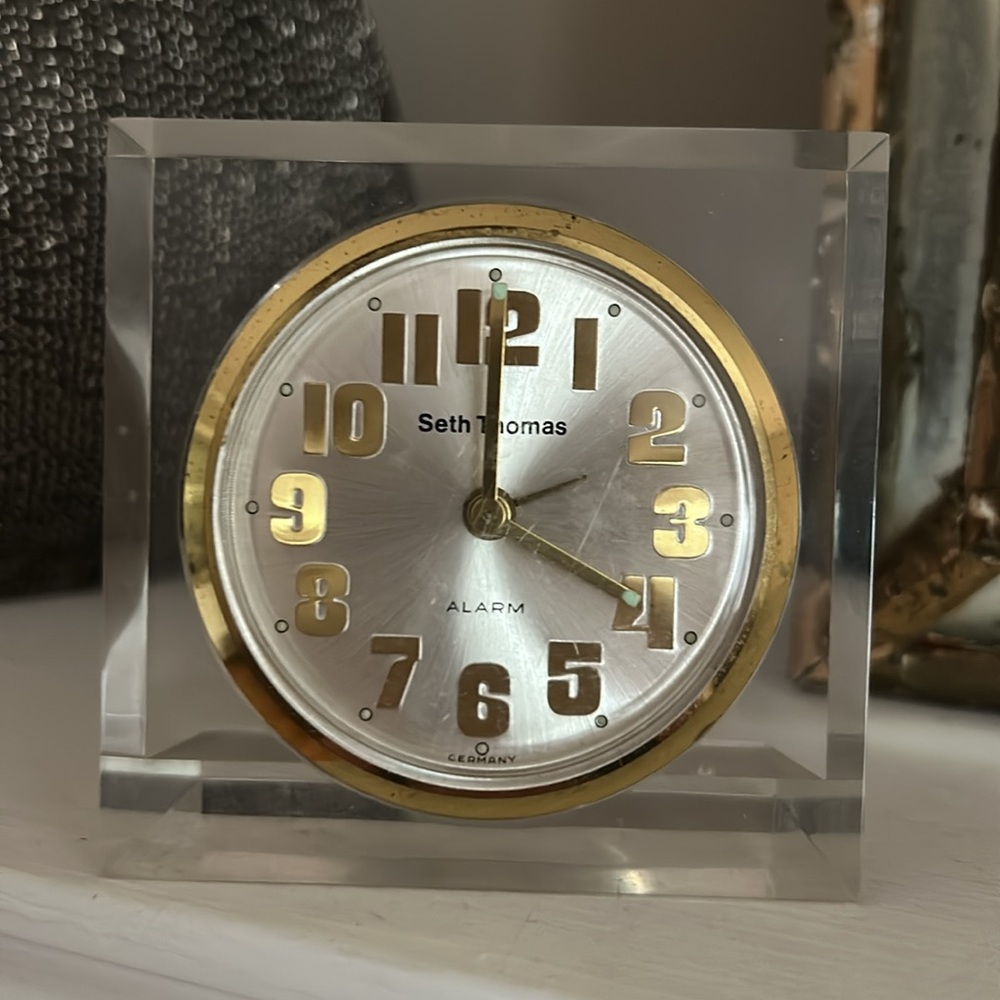 Seth Thomas Vintage Lucite Clock